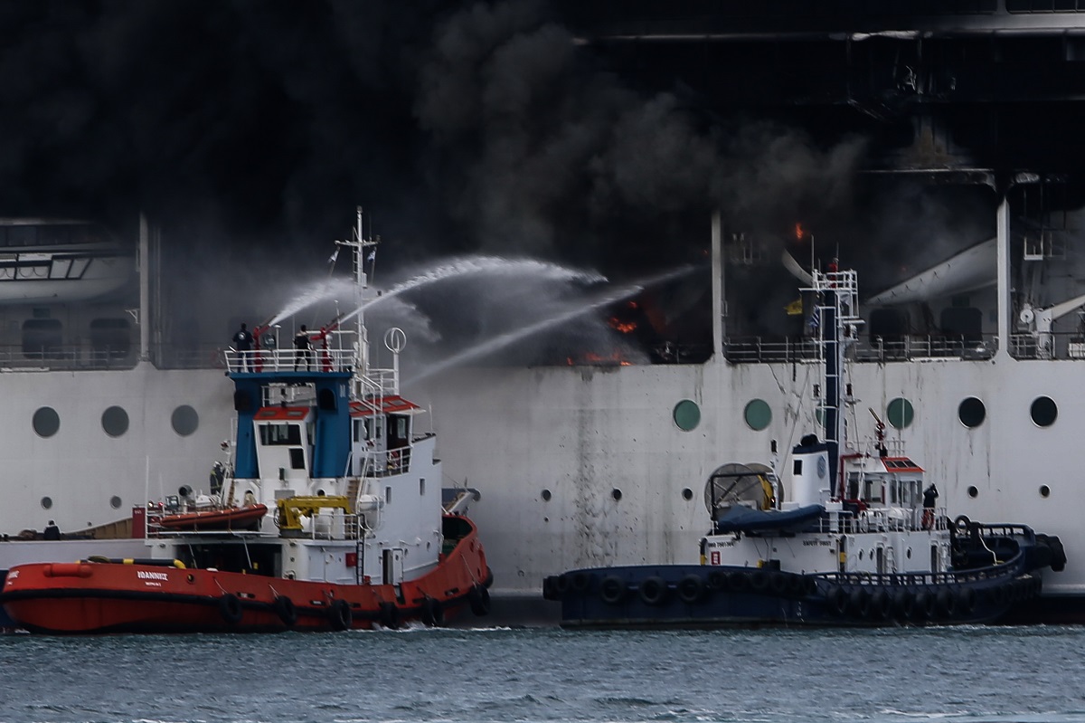 Κέρκυρα: Υπό μερικό έλεγχο η φωτιά στο κρουαζιερόπλοιο