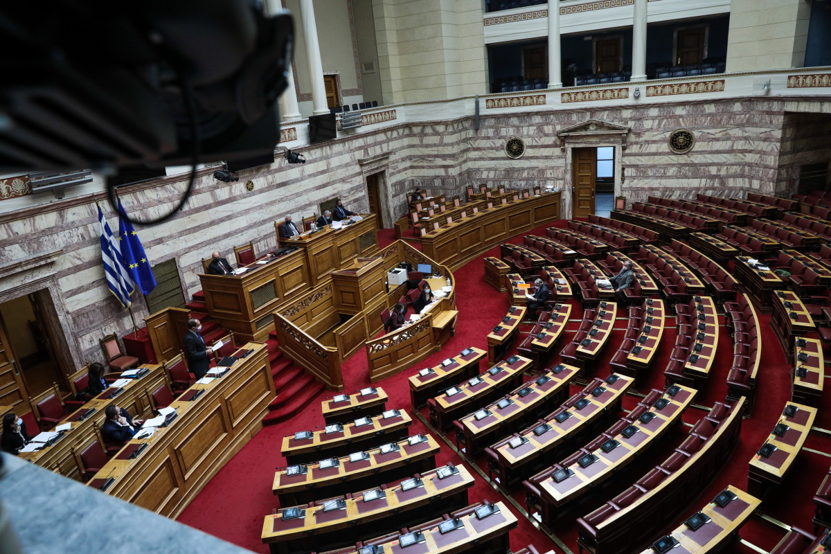 Βουλή: Πέρασε το νομοσχέδιο για τις εκλογές στους ΟΤΑ