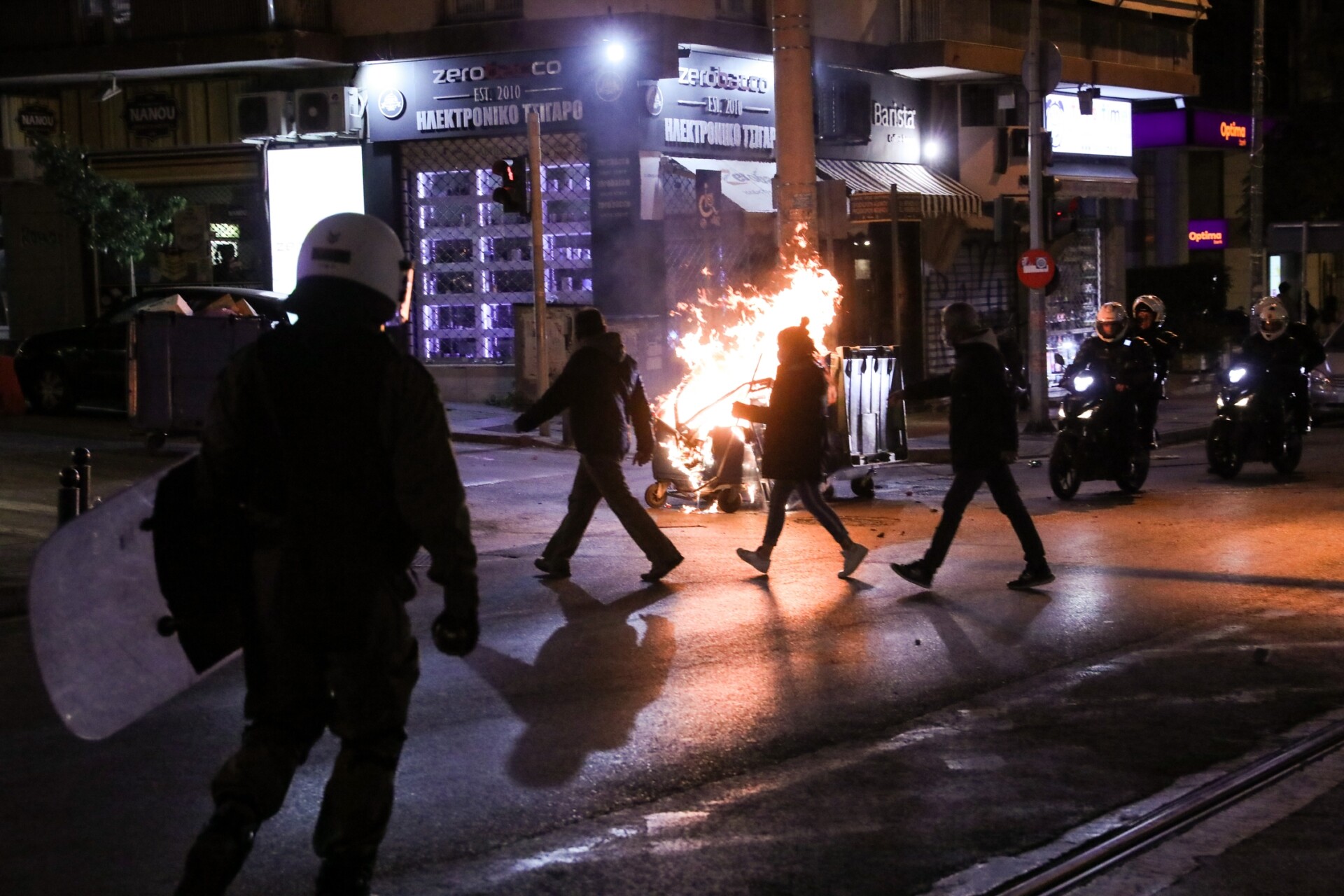 Νέα Σμύρνη: Νέο βίντεο-Ντοκουμέντο από την επίθεση κατά του αστυνομικού