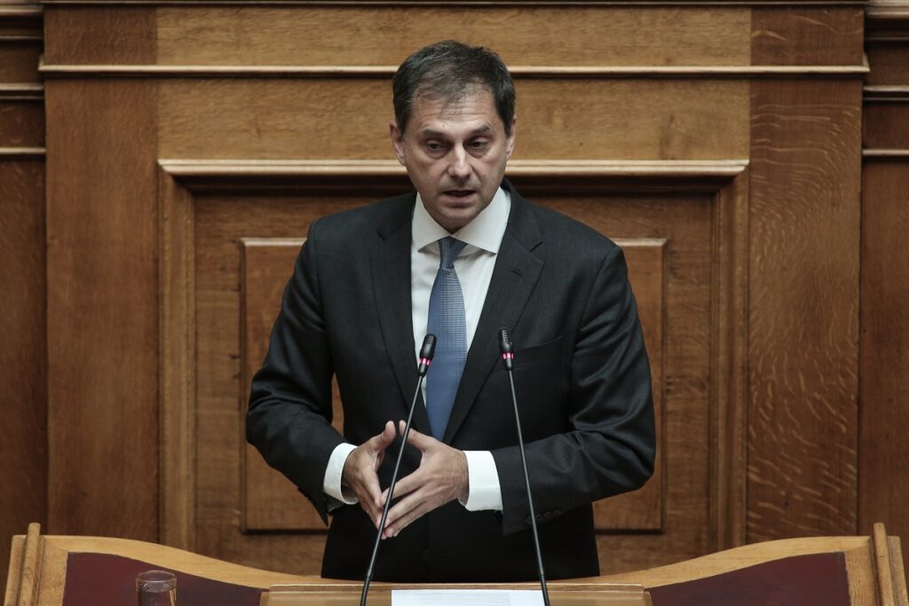 Θεοχάρης: Τα μέτρα θα συνεχιστούν για όσο χρειαστεί