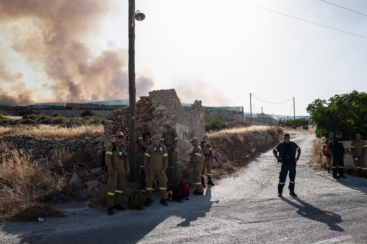 Αναζωπυρώσεις στην Πάρο- Ενισχύονται οι πυροσβεστικές δυνάμεις