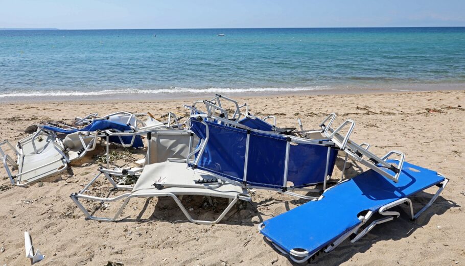Σύσταση από τον Δήμο Κασσάνδρας για αποφυγή κολύμβησης σε παραλία της Χανιώτης ©Eurokinissi