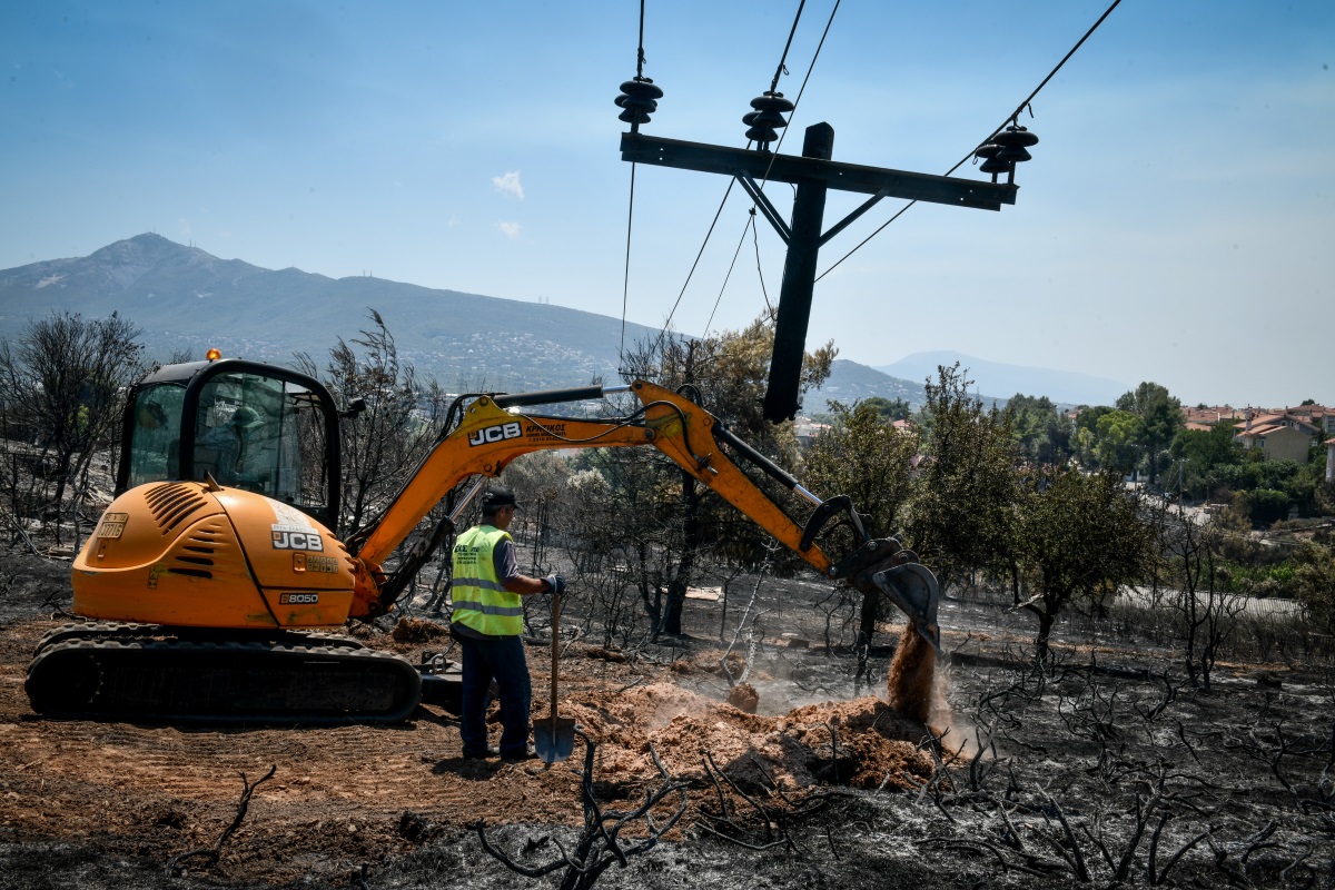 Χωρίς ρεύμα 17.000 νοικοκυριά σε Αττική και Βόρεια Εύβοια