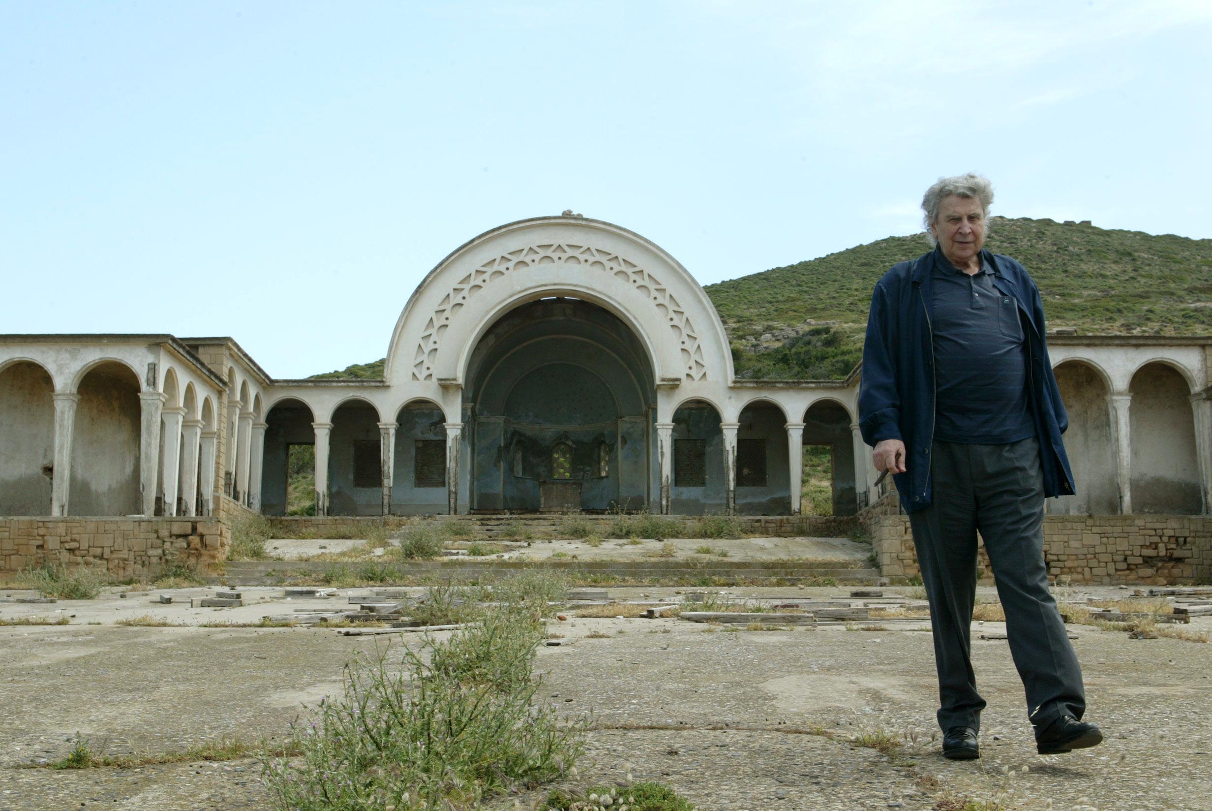 Η πολιτική δράση του Μίκη Θεοδωράκη – Όλη η πορεία του