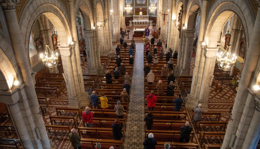 Καθολική Εκκλησία στη Γαλλία © EPA/CAROLINE BLUMBERG