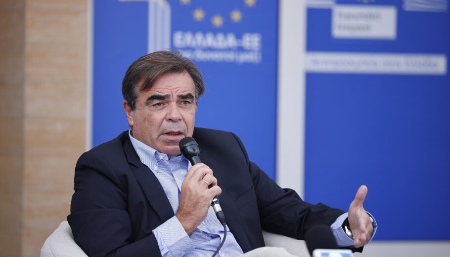 Ο αντιπρόεδρος της Ευρωπαϊκής Επιτροπής Μαργαρίτης Σχοινάς ©ΑΠΕ ΜΠΕ/ΔΗΜΗΤΡΗΣ ΤΟΣΙΔΗΣ