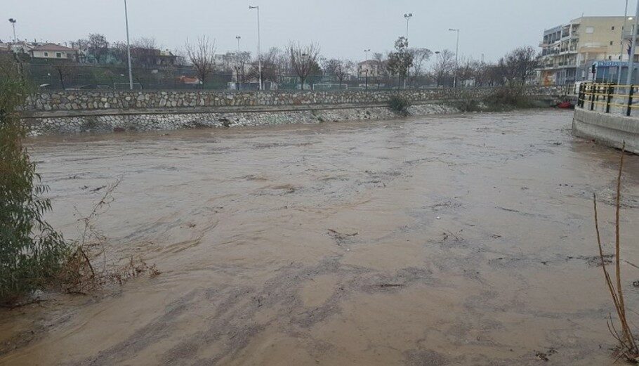 Πλημμύρες στον Βόλο από την κακοκαιρία Διομήδης © taxydromos.gr