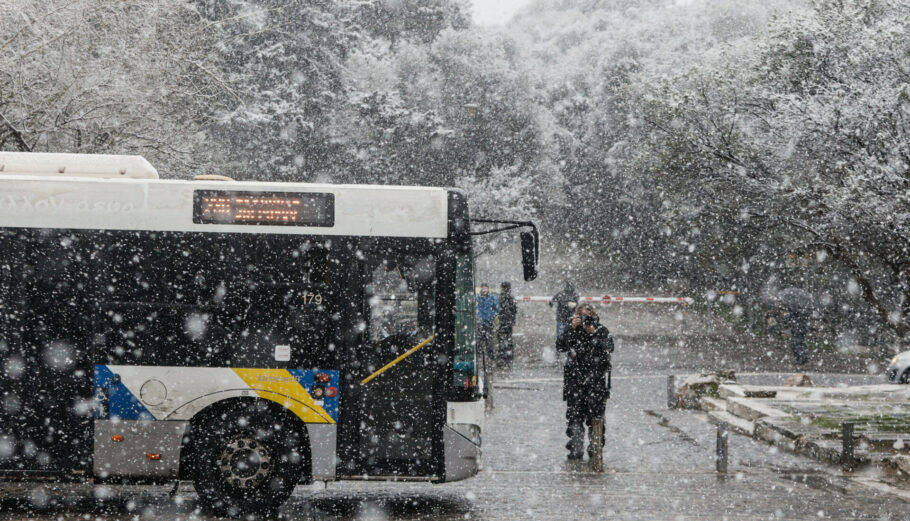 Χιονόπτωση στο κέντρο της Αθήνας © Eurokinissi