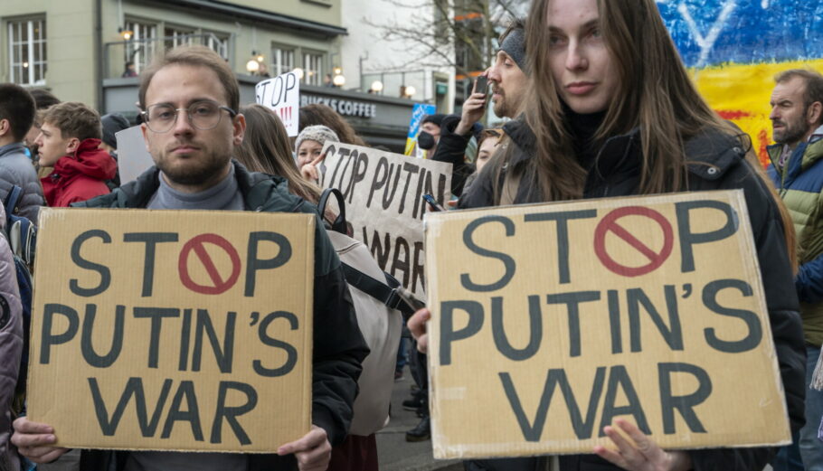 Διαδηλώσεις κατά της ρωσικής εισβολής στην Ουκρανία / EPA/MARCEL BIERI