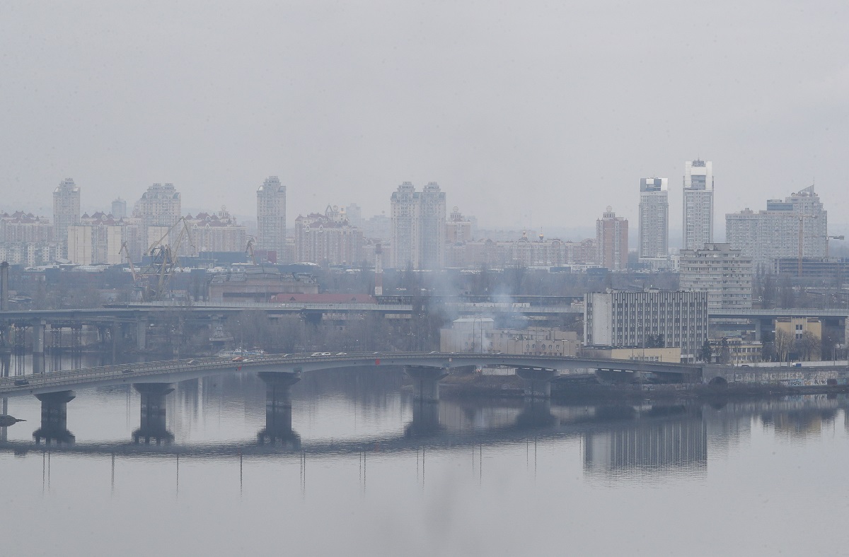 Εκρήξεις στο Κίεβο © EPA/SERGEY DOLZHENKO
