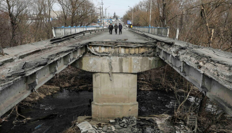 Βομβαρδισμοί στην Ουκρανία © EPA/MIGUEL A. LOPES