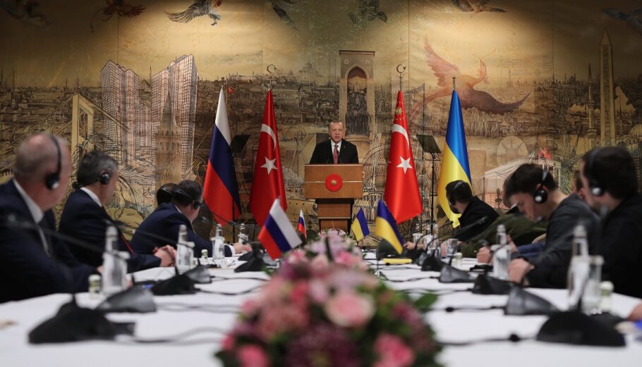 Διαπραγματεύσεις στην Κωνσταντινούπολη για Κίεβο και Μόσχα © twitter.com/RTEdijital/status