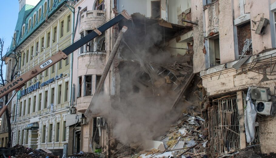 Βομβαρδισμοί στο Χάρκοβο © EPA/VASILIY ZHLOBSKY