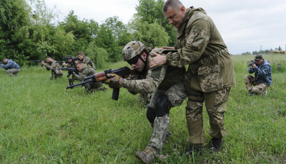 Πόλεμος στην Ουκρανία © EPA/MYKOLA TYS