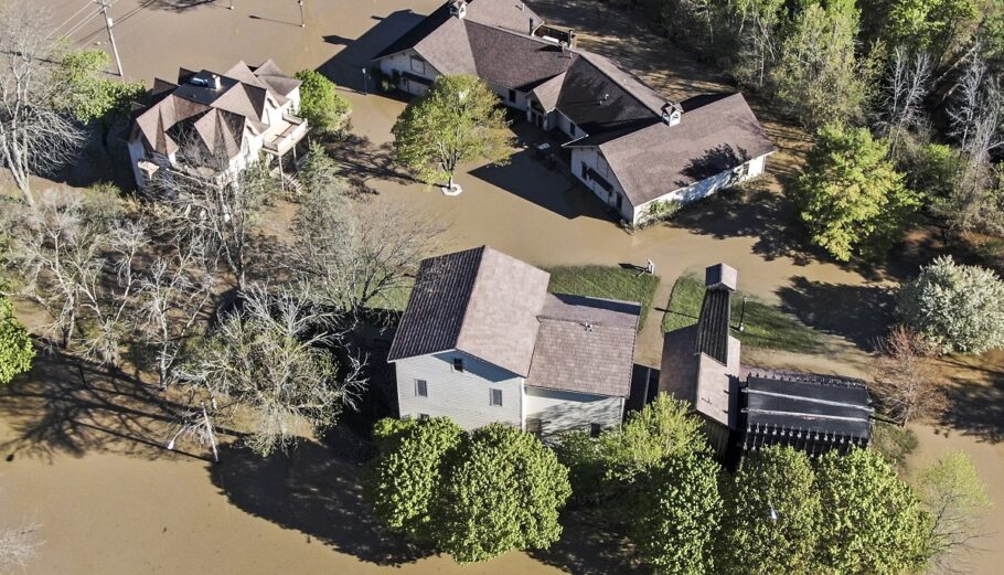 Πλημμύρες στις ΗΠΑ © EPA/TANNEN MAURY