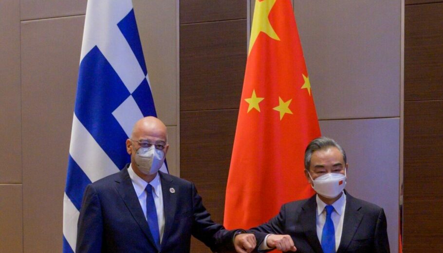 O Nίκος Δένδιας και ο Κινέζος υπουργός Εξωτερικών Wang Yi @https://twitter.com/NikosDendias