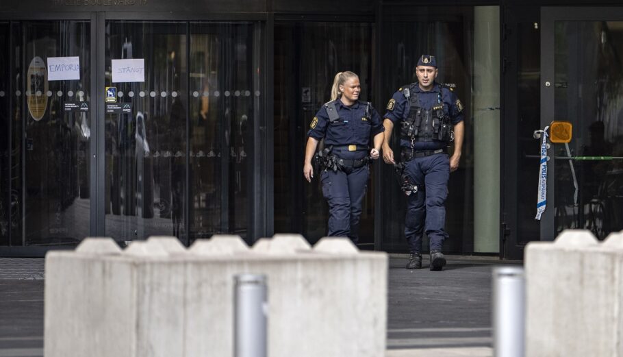Πυροβολισμοί στο εμπορικό κέντρο στο Μάλμε της Σουηδίας © EPA/JOHN NILSSON SWEDEN OUT