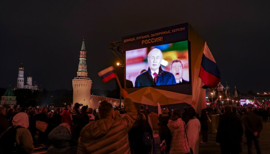 Ομιλία Πούτιν στην Κόκκινη Πλατεία © EPA/YURI KOCHETKOV