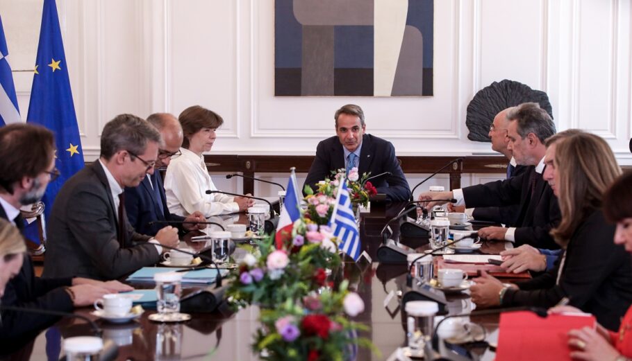 Συνάντηση του Πρωθυπουργού Κυριάκου Μητσοτάκη με την Υπουργό Εξωτερικών της Γαλλίας, Catherine Colonna © Eurokinissi
