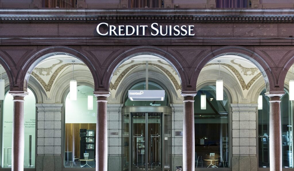 Credit Suisse: Αντιμέτωπη με έλλειμμα έως και 8 δισ. δολαρίων