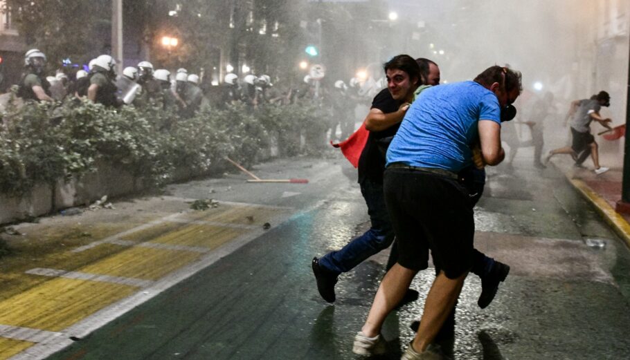 Ένταση στη συγκέντρωση διαμαρτυρίας των φοιτητών στην Αθήνα © Eurokinissi