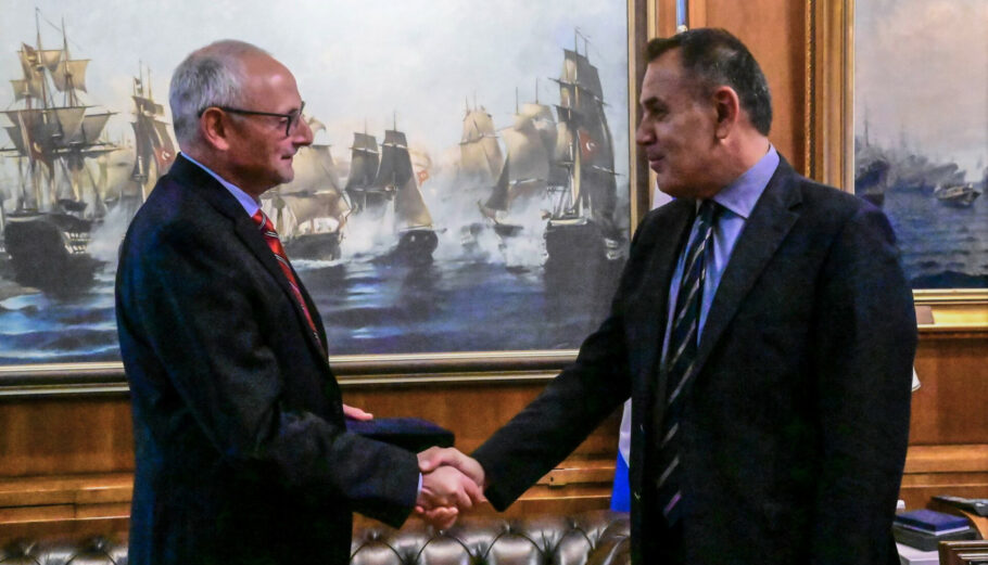 Συνάντηση ΥΕΘΑ Νικόλαου Παναγιωτόπουλου με τον νέο Πρέσβη του Ισραήλ Νόαμ Κάτζ © (ΓΡ. ΤΥΠΟΥ ΥΠ. ΑΜΥΝΑΣ/EUROKINISSI)