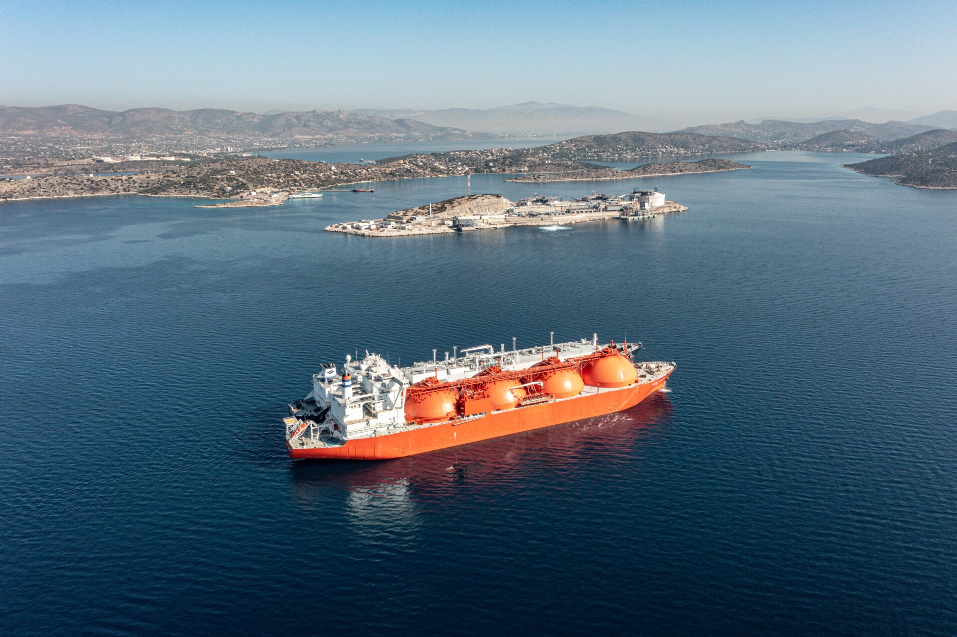 Εκφόρτωση του πρώτου LNG φορτίου από την εταιρεία Mytilineos στη Ρεβυθούσα © ΔΕΣΦΑ