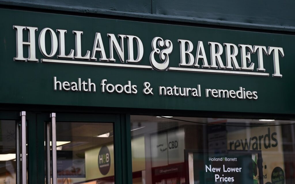 Holland & Barrett: Πότε και πού ανοίγουν στην Ελλάδα – Οι λόγοι της καθυστέρησης