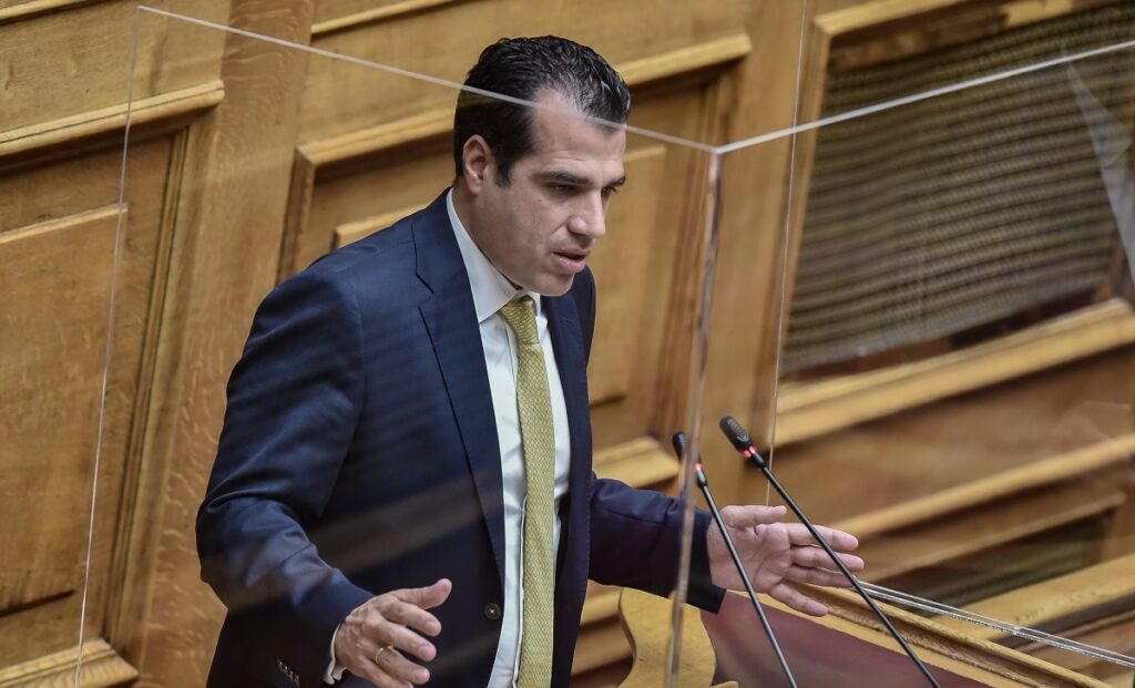 Πλεύρης: Στόχος η πλήρη κάλυψη των κενών στο ΕΚΑΒ