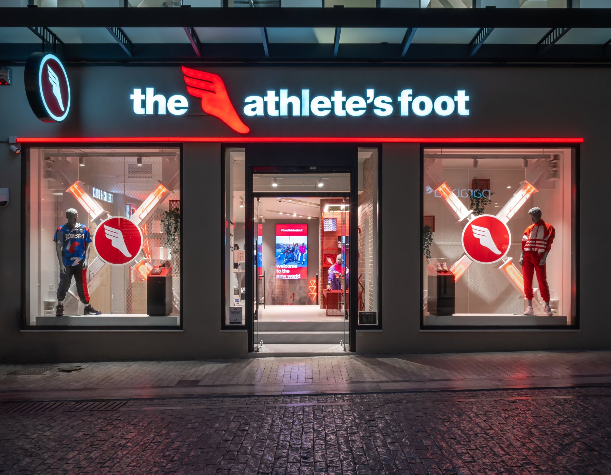 Fourlis: Πουλά τα καταστήματα The Athlete’s Foot στην Ελλάδα