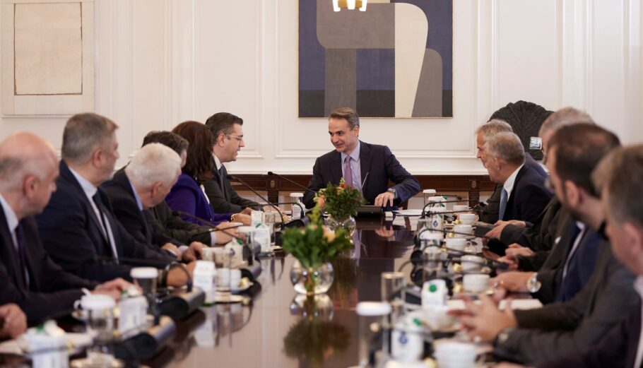 Σύσκεψη του Κυρ. Μητσοτάκη με τις Περιφέρειες ©ΓΤ Πρωθυπουργού