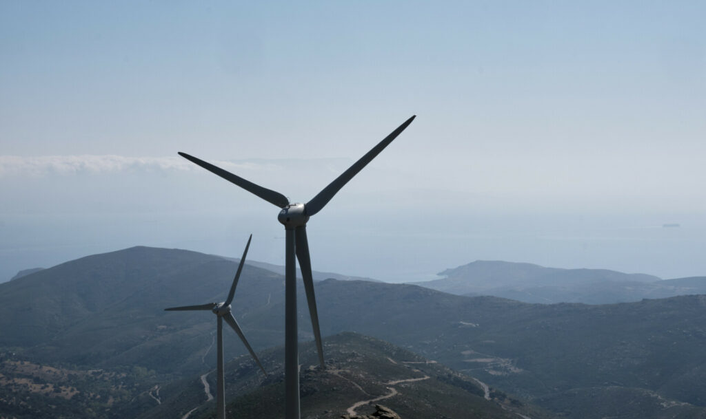 ΕΛΕΤΑΕΝ: Τα αιολικά πάρκα χρηματοδότες των επιδοτήσεων στο ρεύμα