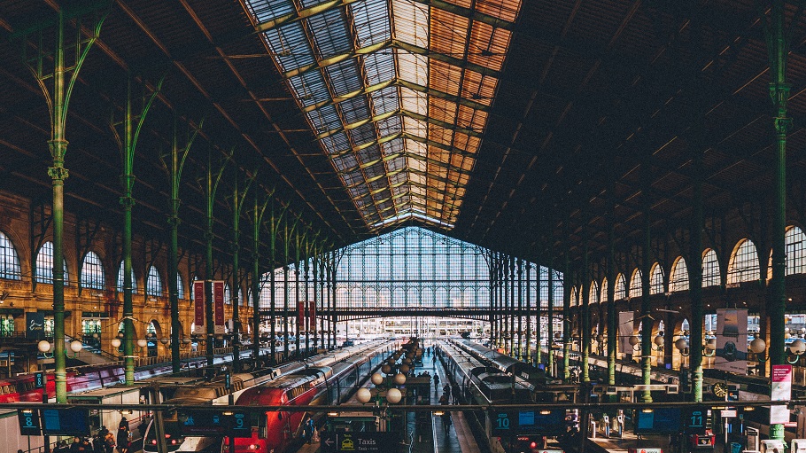 Σιδηροδρομικός σταθμός Gare du Nord ©Unsplash