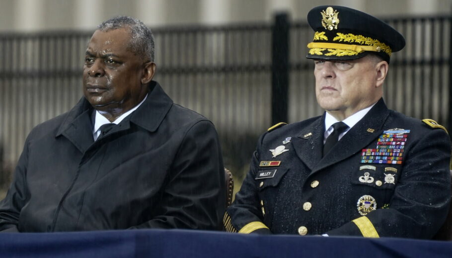 Ο αρχηγός του Γενικο΄πυ Επιτελείου των ΗΠΑ, Μαρκ Μίλι με τον υπουργό Εθνικής Άμυνας, Λόιντ Όστιν © EPA/Leigh Vogel / POOL