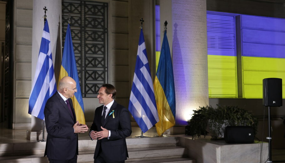 Ο Ν. Δένδιας με τον Ουκρανό πρέσβη © Ευρωκίνηση