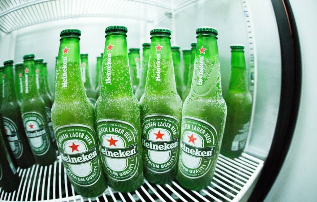 Heineken: Μειώνει το guidance μετά από χρέωση 1 δισ. στην Κίνα