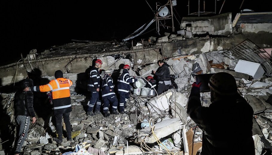 Οι καταστροφές από τους σεισμούς στην Τουρκία©EPA/ERDEM SAHIN
