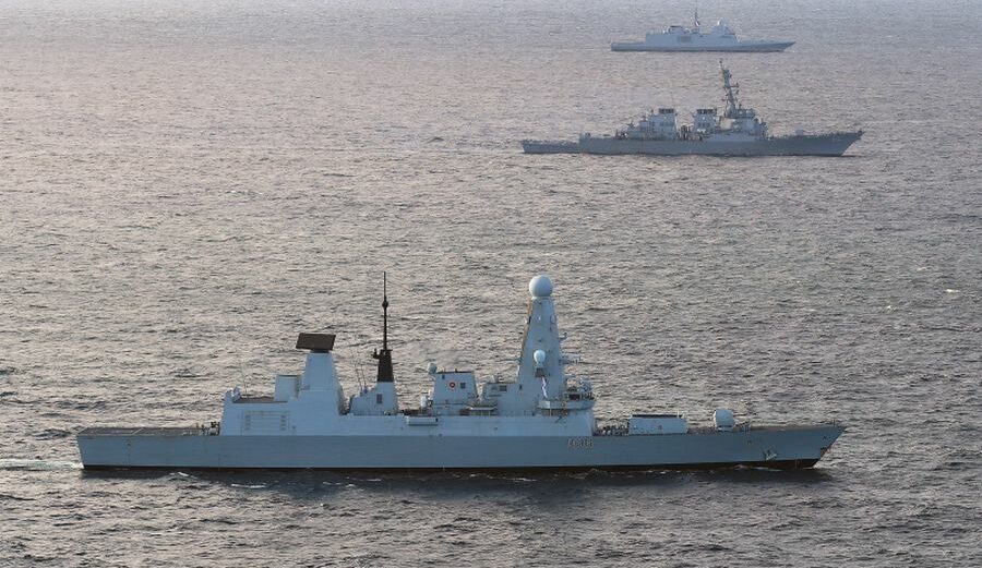 Πολεμικό πλοίο του Πολεμικού Ναυτικού της Βρετανίας @ EPA/LPhot Ben Shread / BRITISH ROYAL NAVY / HANDOUT MANDATORY CREDIT BRITISH ROYAL NAVY: CROWN COPYRIGHT HANDOUT EDITORIAL USE ONLY/NO SALES