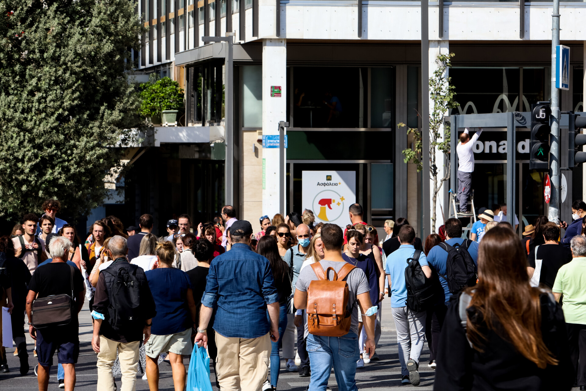 Κορονοϊός: 65 θάνατοι και 75 διασωληνωμένοι σε επτά ημέρες