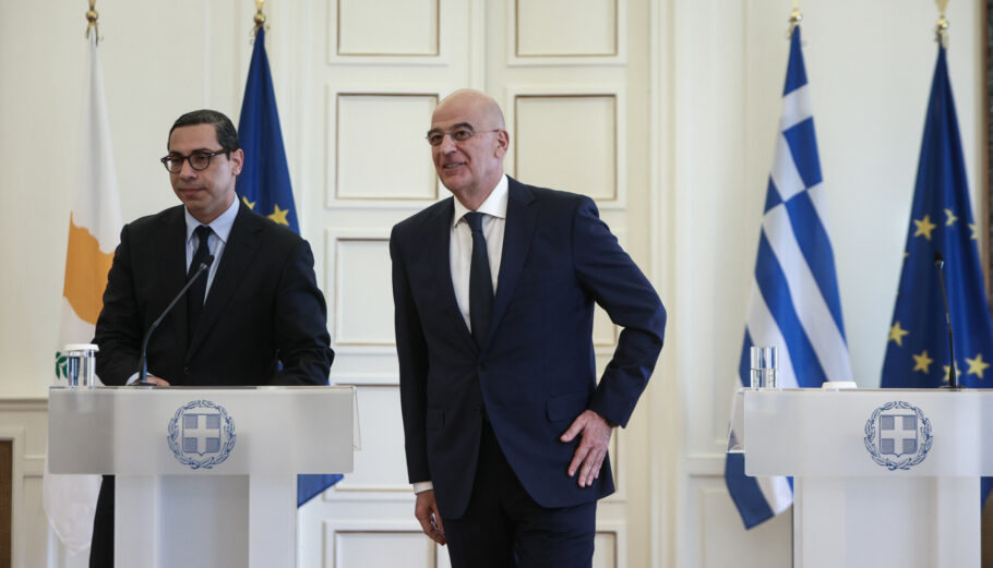 Οι υπουργοί Εξωτερικών Κύπρου και Ελλάδας, Κωνσταντίνος Κόμπος και Νίκος Δένδιας © (ΒΑΣΙΛΗΣ ΡΕΜΠΑΠΗΣ/EUROKINISSI)