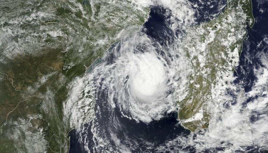 Ο κυκλώνας Φρέντι από δορυφόρο @ NASA Earth Observatory