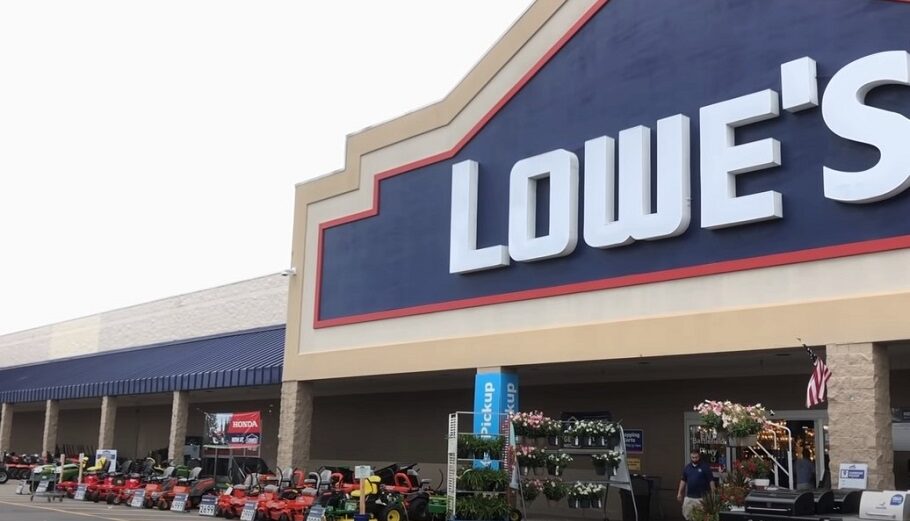 Lowe’s Cos © Unsplash