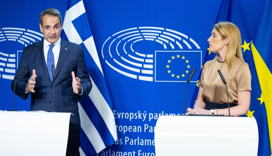 Δηλώσεις του Πρωθυπουργού Κυριάκου Μητσοτάκη και της Προέδρου του Ευρωπαϊκού Κοινοβουλίου Ρομπέρτα Μέτσολα μετά την συνάντηση τους στις Βρυξέλλες © Εurokinissi