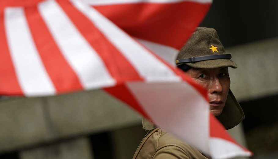 Στρατιώτης του ιαπωνικού στρατού © EPA/FRANCK ROBICHON