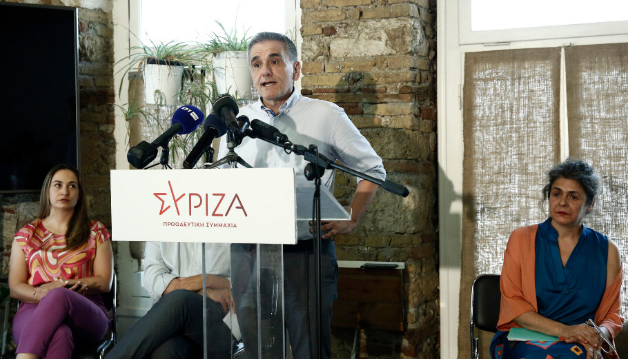 Ο Ευκλείδης Τσακαλώτος μιλάει ανακοινώνοντας τις προθέσεις του για την υποψηφιότητά του στις επερχόμενες εκλογές για την ηγεσία του ΣΥΡΙΖΑ©ΑΠΕ-ΜΠΕ ΓΙΑΝΝΗΣ ΚΟΛΕΣΙΔΗΣ