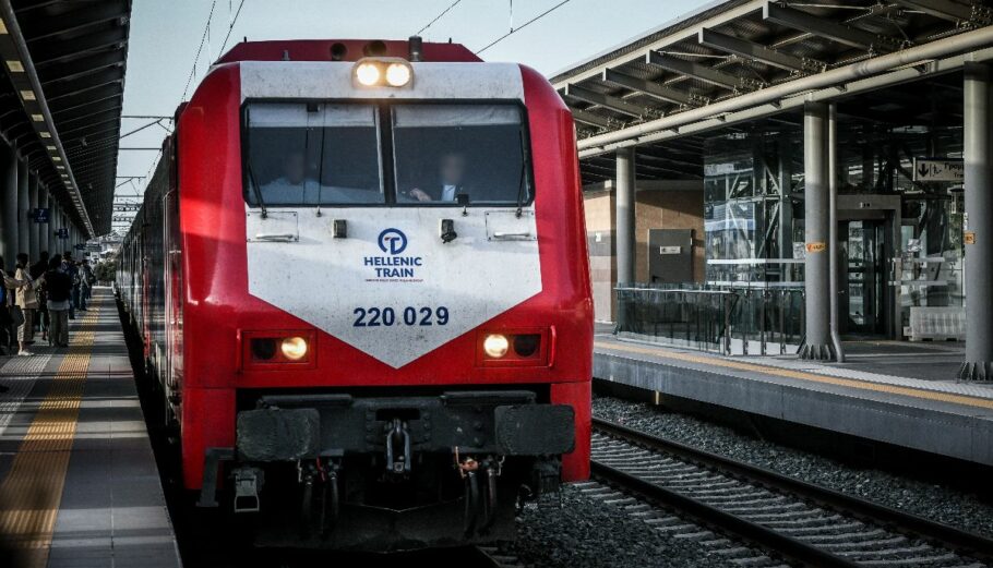Αμαξοστοιχία Intercity της Ηellenic Train © Eurokinissi / ΤΑΤΙΑΝΑ ΜΠΟΛΑΡΗ