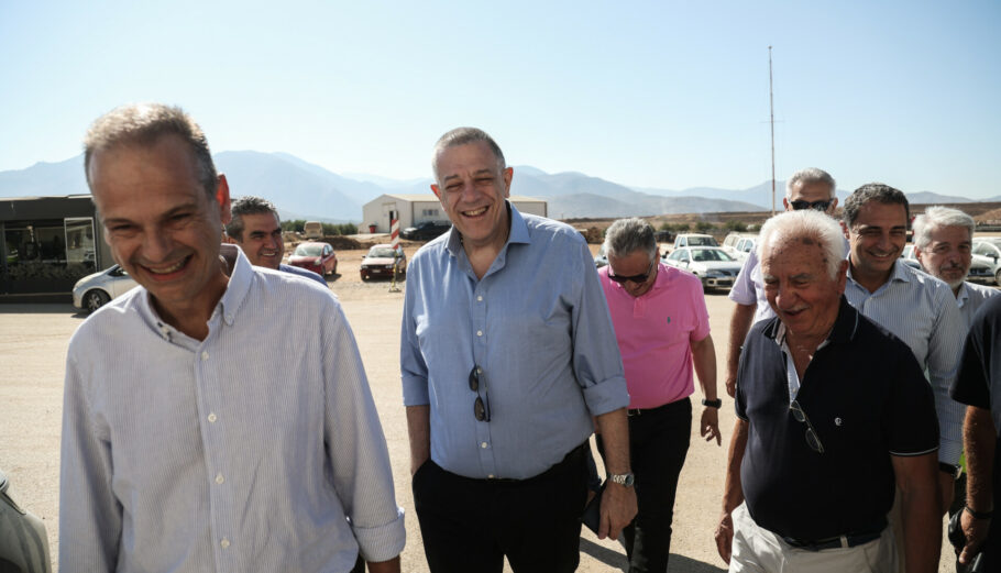 Επίσκεψη του υφυπουργού Μεταφορών και Υποδομών Νίκου Ταχιάου στο εργοτάξιο του αεροδρομίου Καστελίου © Εurokinissi