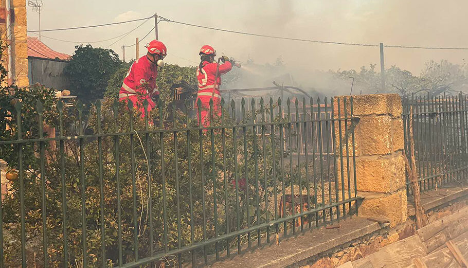 Φωτιά στην Αλεξανδρούπολη © EPA/ΔΕΛΤIΟ ΤΥΠΟΥ ΕΛΛΗΝΙΚΟΣ ΕΡΥΘΡΟΣ ΣΤΑΥΡΟΣ/EUROKINISSI)