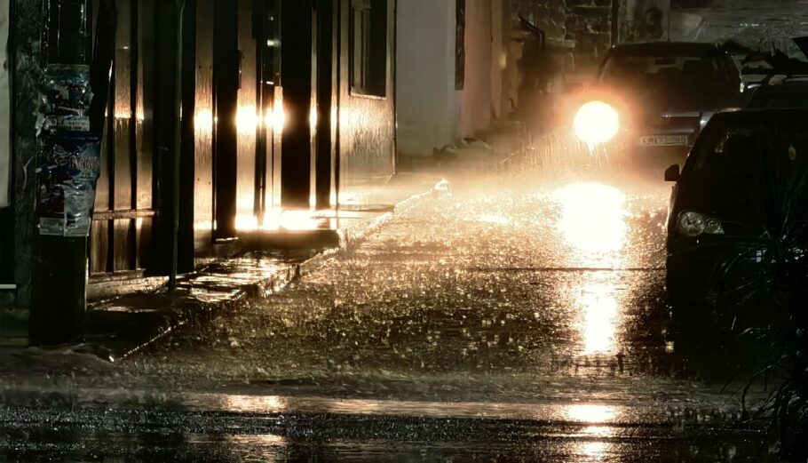 Έντονη βροχόπτωση στο Ναύπλιο © ΑΠΕ-ΜΠΕ/ΜΠΟΥΓΙΩΤΗΣ ΕΥΑΓΓΕΛΟΣ