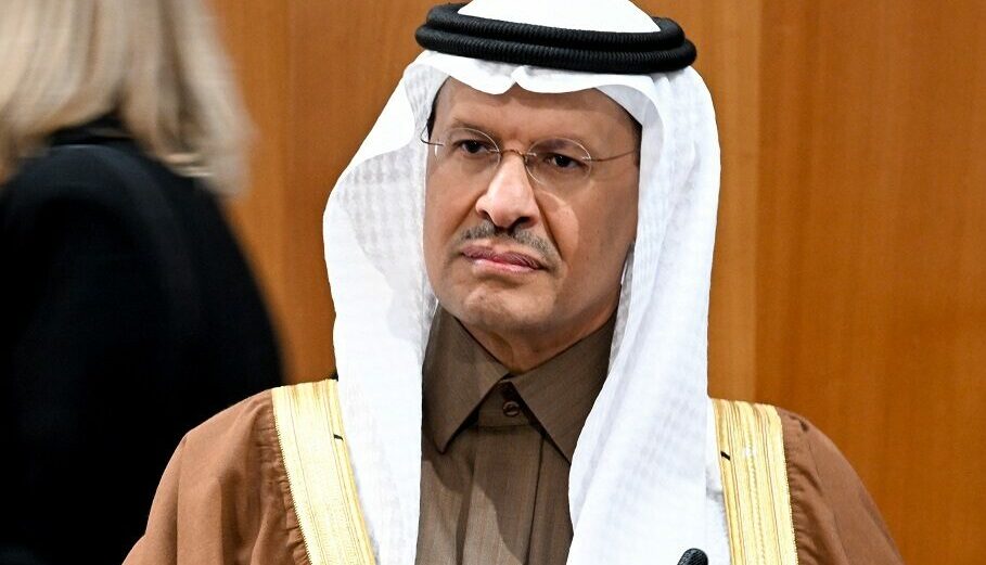 Ο υπουργός Ενέργειας στη Σαουδική Αραβία, Αμπντουλαζίζ μπιν Σαλμάν © EPA/FILIP SINGER